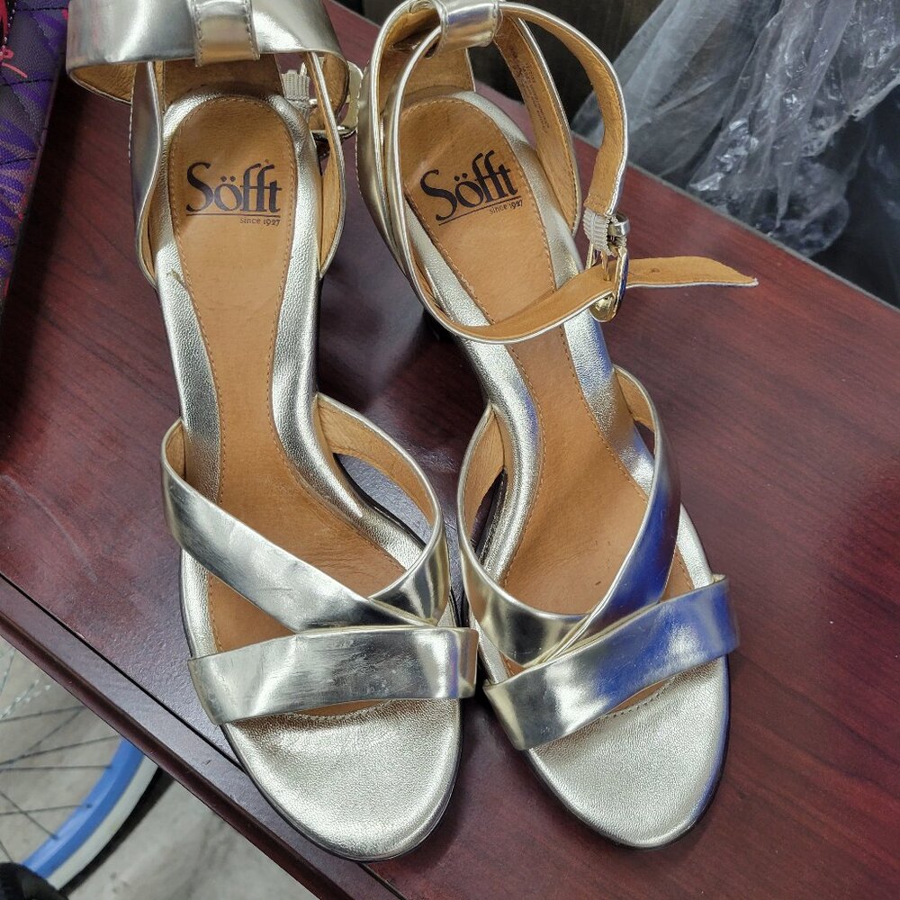 SOFFT GOLD SHOES